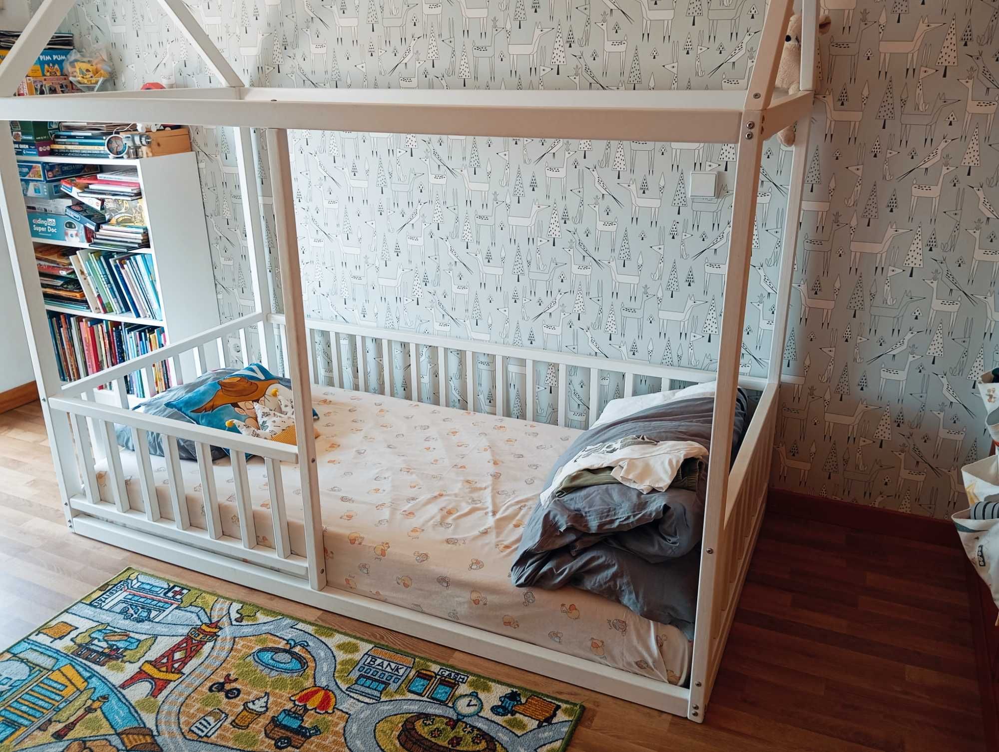 Cama Montessori criança