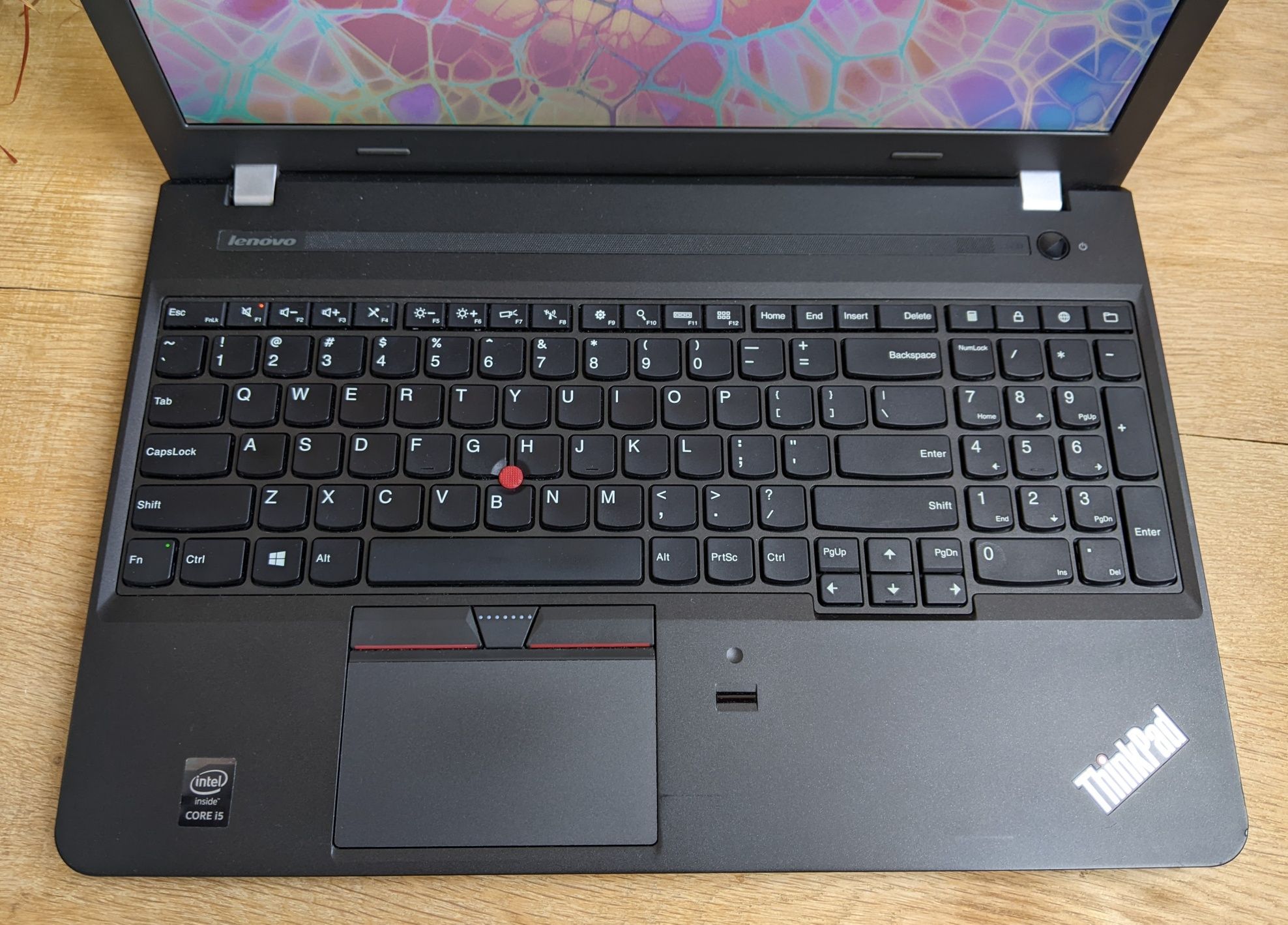 Lenovo ThinkPad e550 / 15.6" / i5-5200u / 8ram / 128ssd