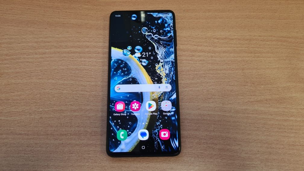 Samsung Galaxy М52 5G. 6/128. 120Gz. Камера 64Мп. АKБ-5000mah.