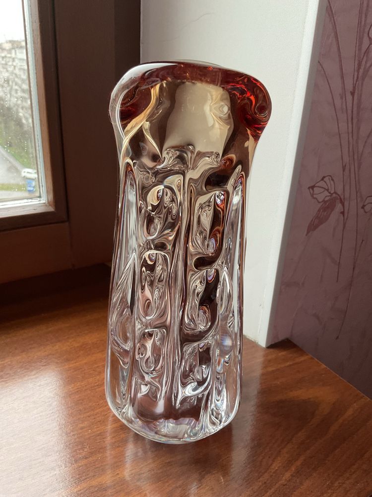 Антикварная ваза для цветов 70-х годов из дымчатого чешского стекла.
