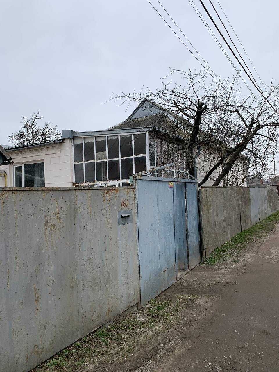 Дом на две семьи на левом берегу Днепра