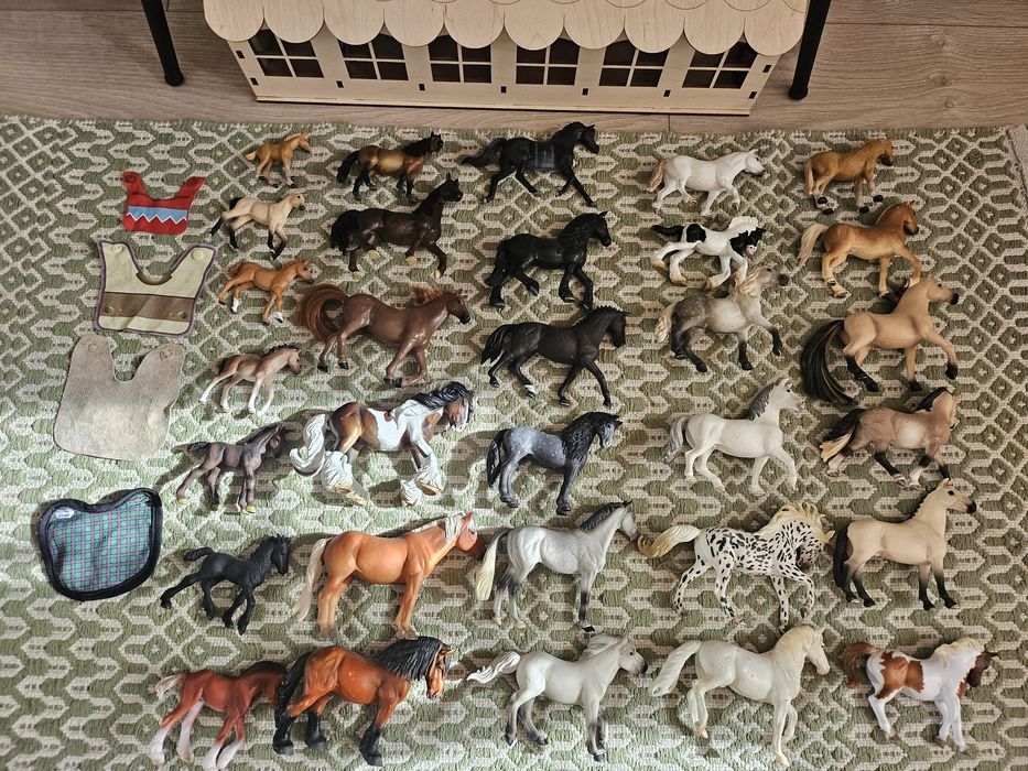 Stajnia z końmi Schleich i Collecta + akcesoria – DUŻY zestaw!