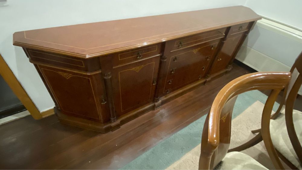 Sala de jantar completa