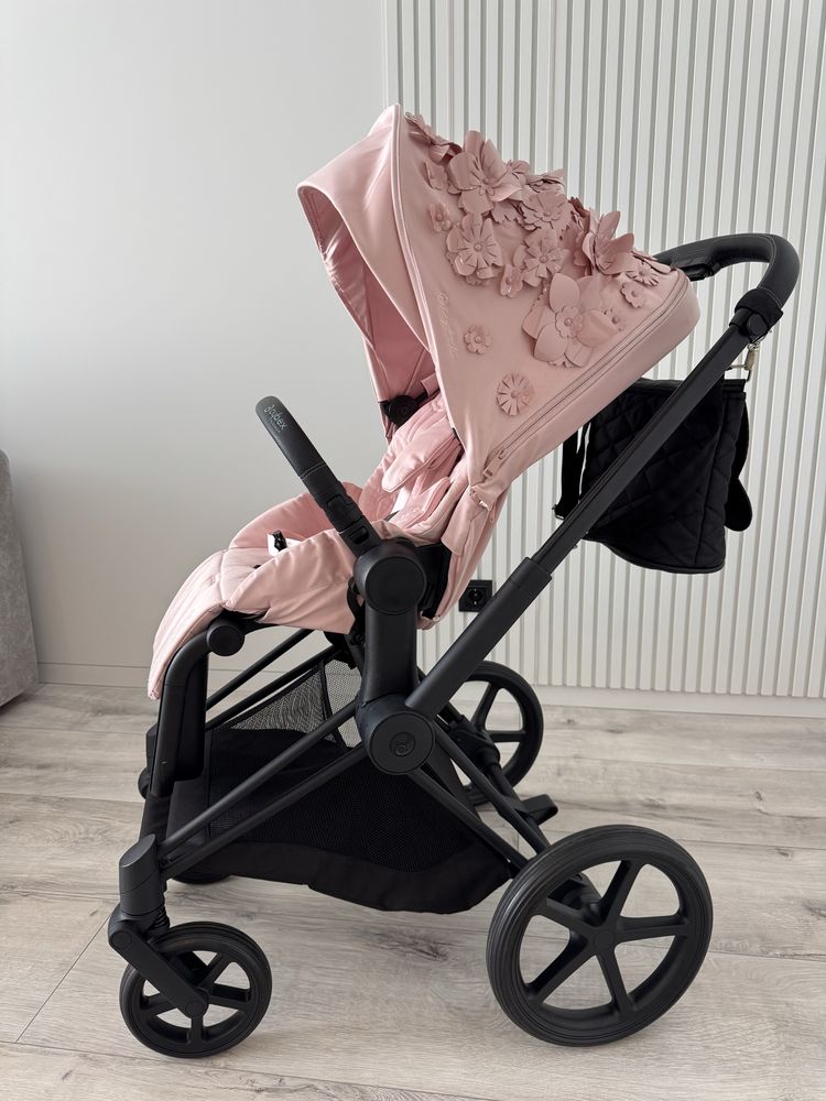 Продам коляску Cybex Priam Lux 4.0 Simply Flowers