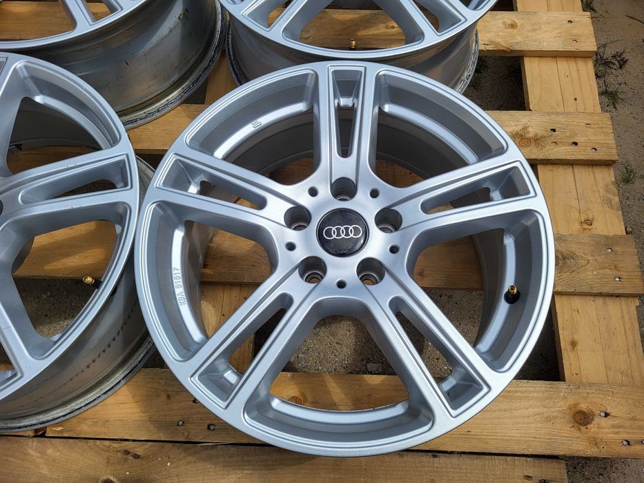 [1030] Felgi aluminiowe 17 cali AUDI 5x112 et28 7,5Jx17H2 A3 A4 A6