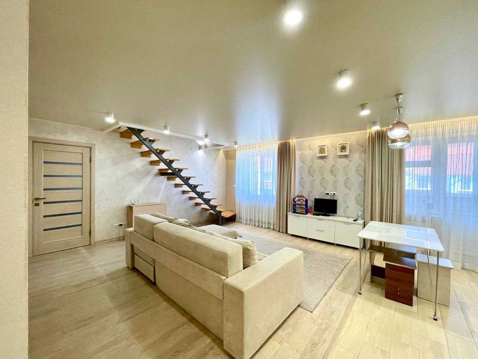 Продаж чудової дворівневої квартири! Виставка