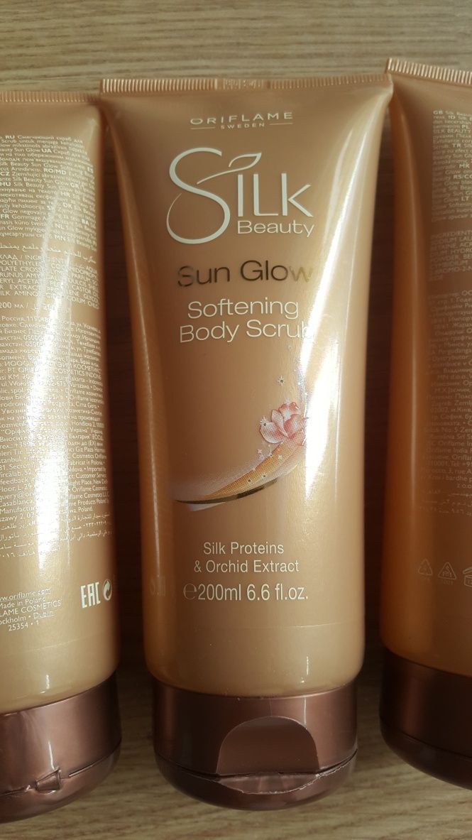 zmiękczający scrub do ciała Silk oriflame Sun Glow