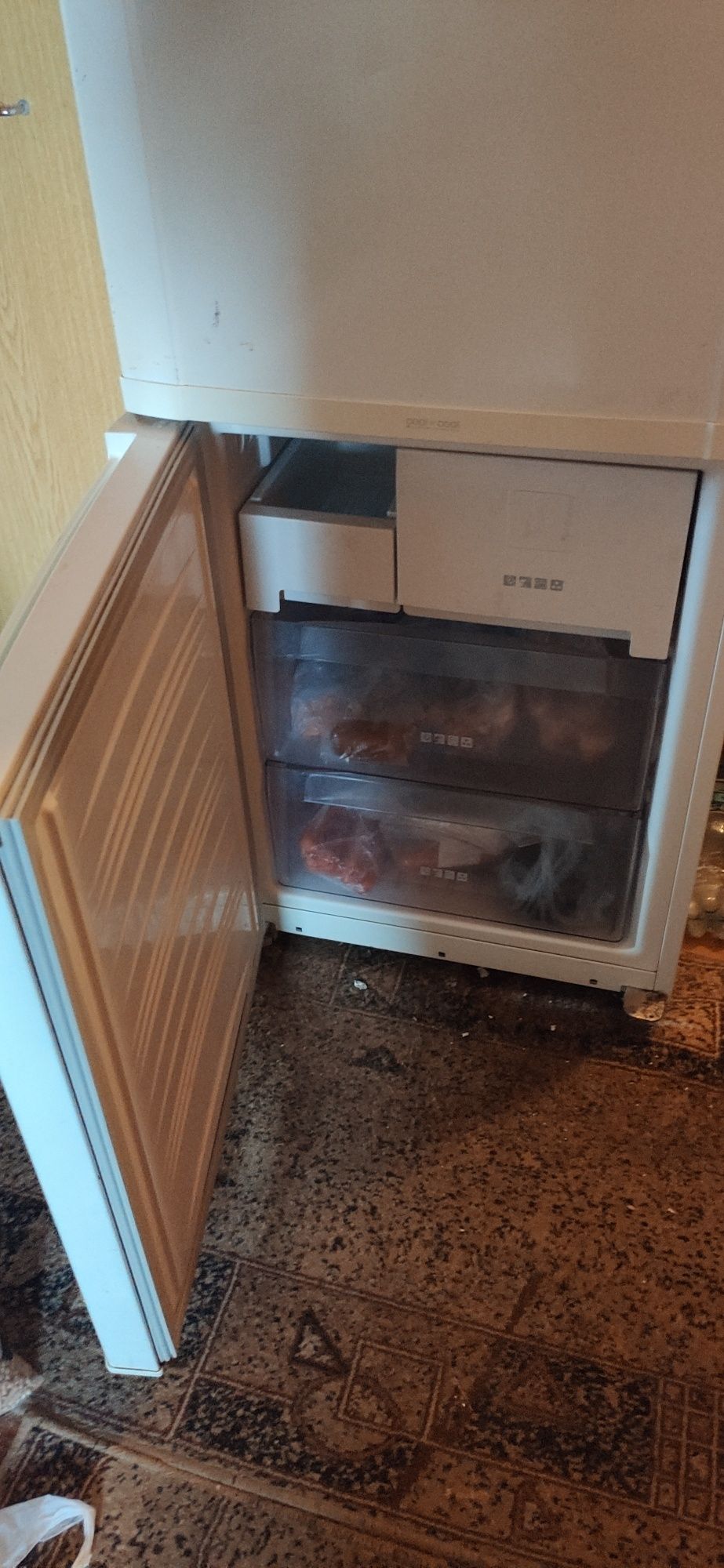 Холодильник Samsung 190 см nofrost