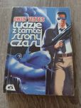 Owen Yeates  "Ludzie z tamtej strony czasu"