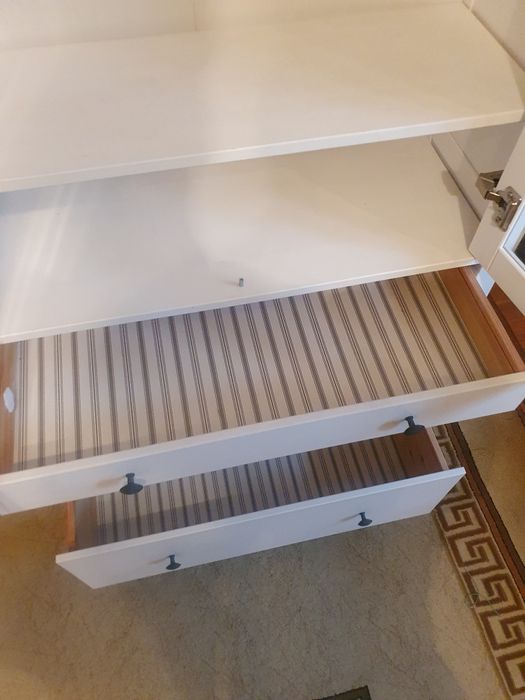 Witryna ikea hemnes