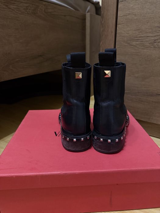 Ботинки valentino кожа черные ботильоны сапоги кожанные шипы шкіра