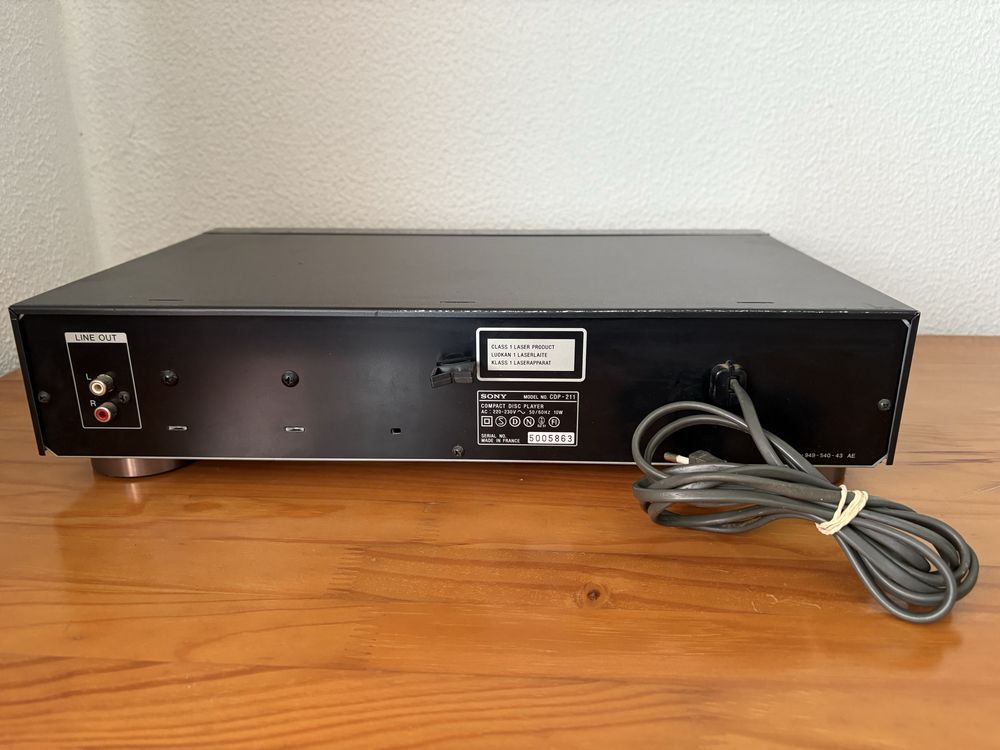 Leitor de CDs Sony CDP-211