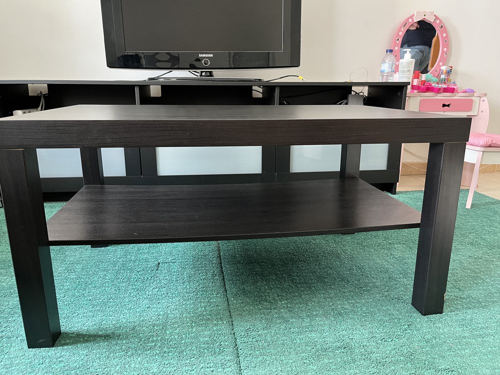 Mesa baixa preta IKEA