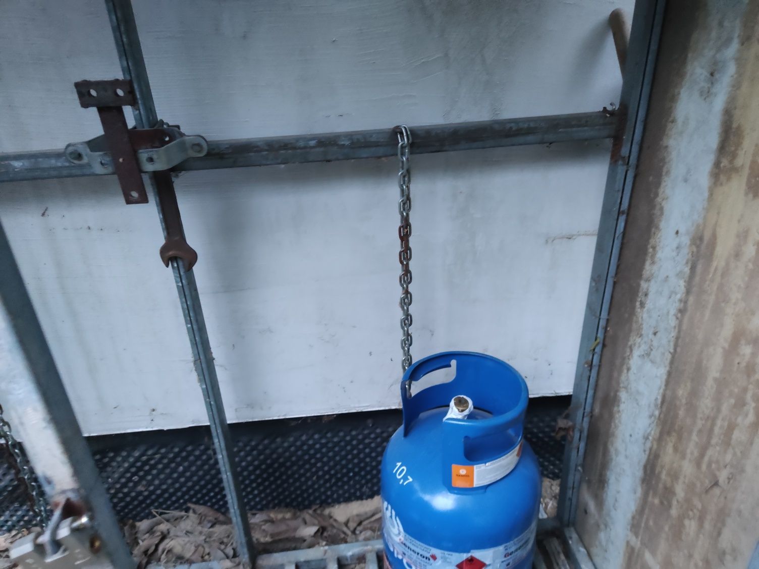 Klatka kontener szafka na butle gazowe 4x 33kg do instalacji Propan