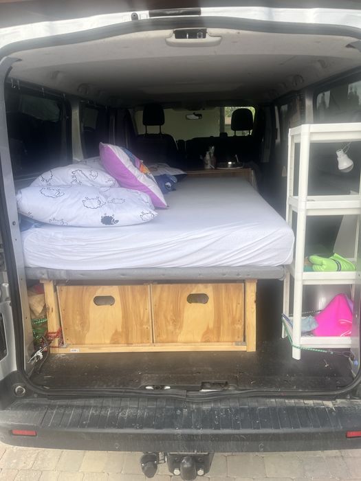 Zabudowa kamper trafic