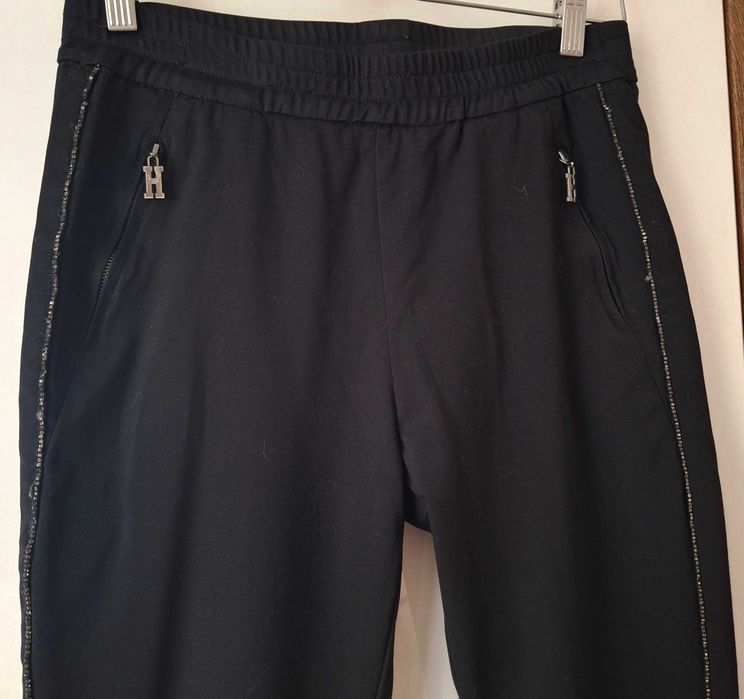 Spodnie dopasowane z lampasami