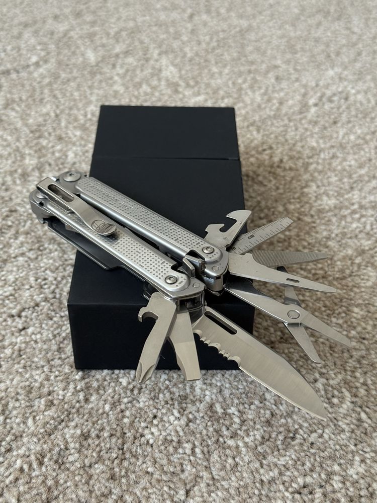 Multi Tool Leatherman Free P2 ручний інструмент