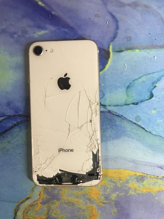 Продам айфон 7 8 та айфон x на запчастини