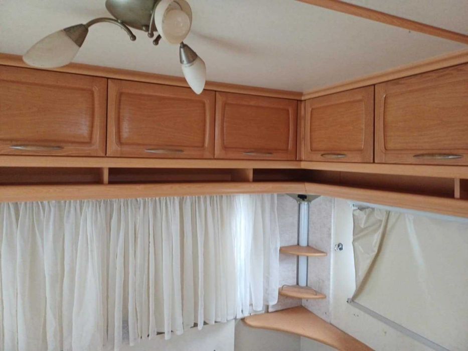 Szafki wiszące salon Hobby przyczepa kempingowa kamper