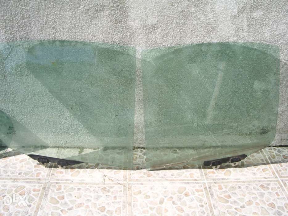 Vidros das portas e cantos traseiros e forra porta de rover 25