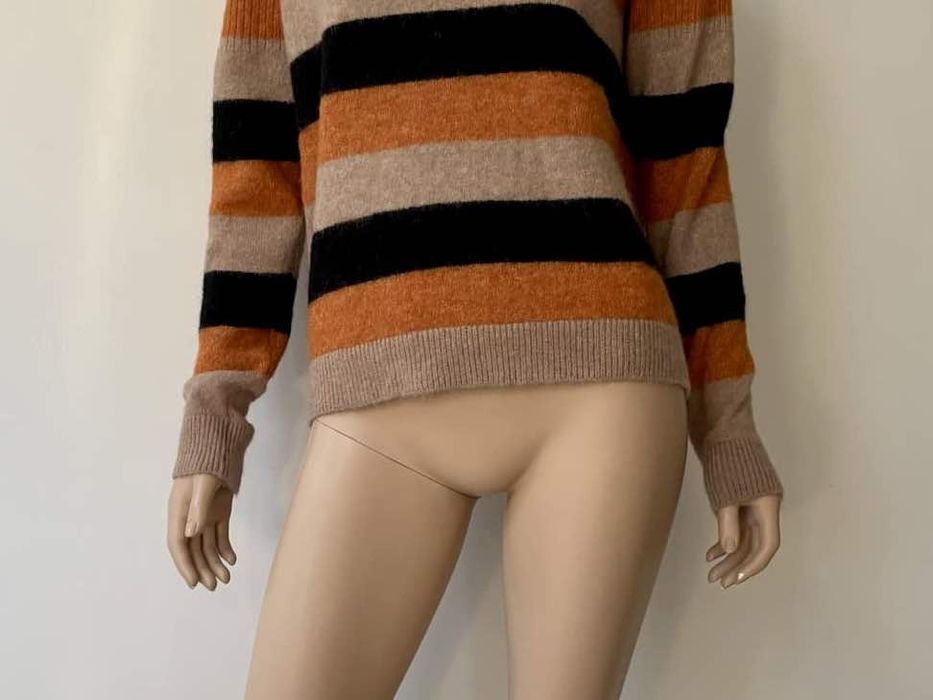 Selected Femme sweter damski 
30%alpaka 
43%wełny 
rozmiar M 
kolor:po