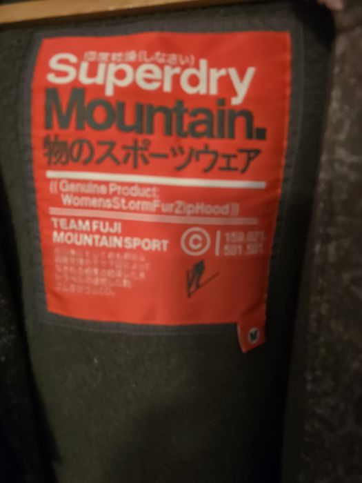 Bluza z kapturem z futerkiem M.