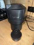 Ekspres DELONGHI Nespresso Vertuo Pop ENV90.B + zapas kapsulek
