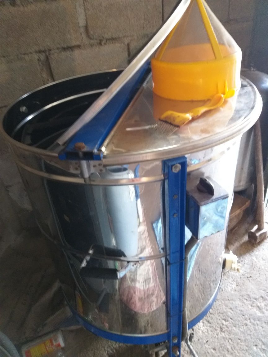 Máquina espremer mel