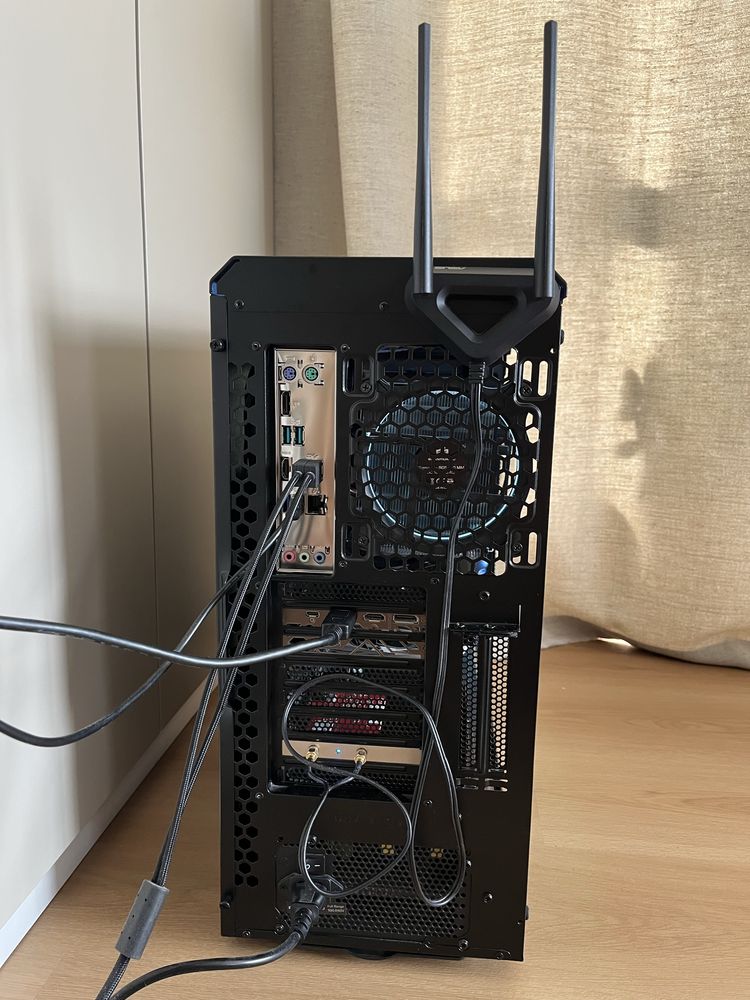 Komputer do gier RTX2070 i5-9600K z monitrem 24 cali