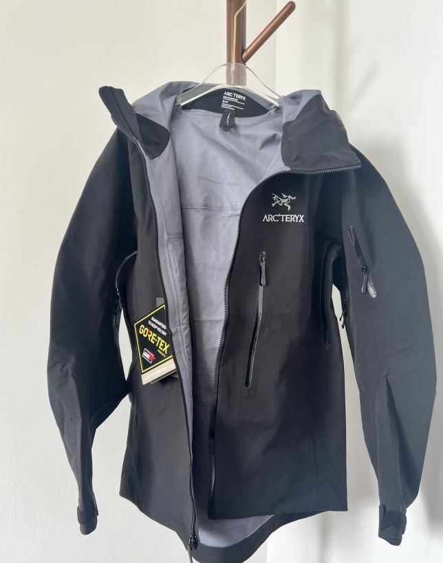 Arc’teryx alpha sv.