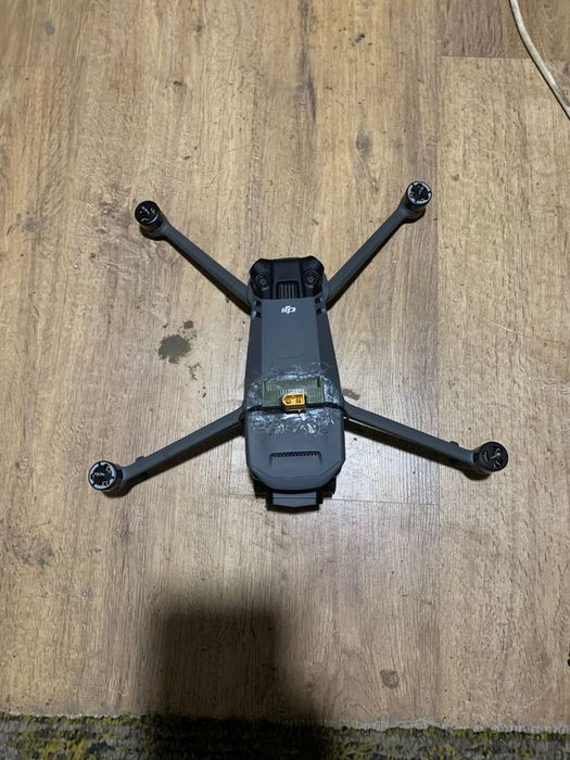 Квадрокоптер DJI Mavic 3 Pro
