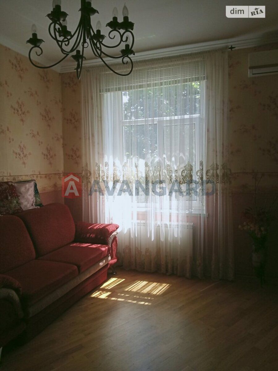 Продам 2к квартиру з якісним ремонтом в Центрі міста