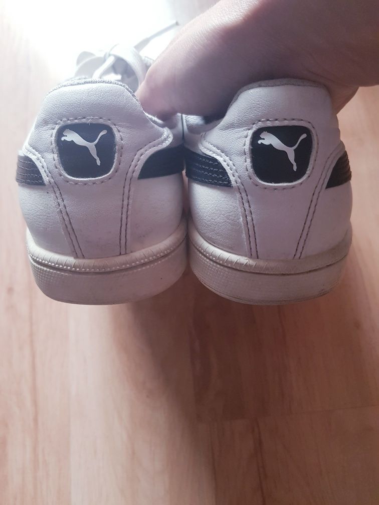Skórzane buty sportowe damskie marki Puma rozmiar 39