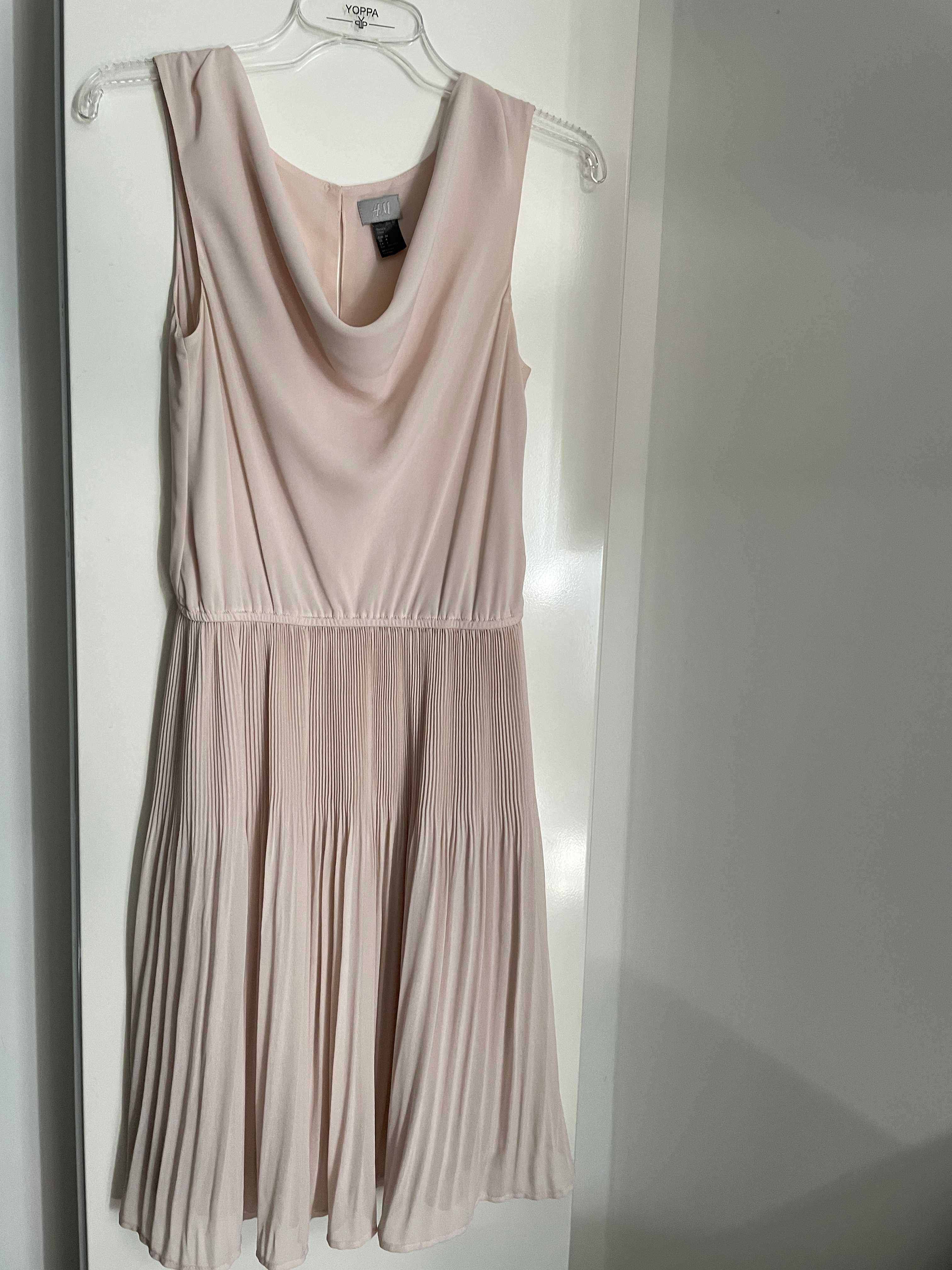 piękna sukienka z plisowanym dołem,H&M,rozm.34
