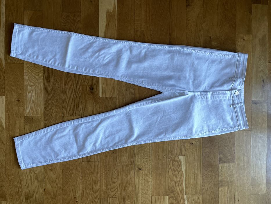 Białe spodnie jeansy skinny H&M
