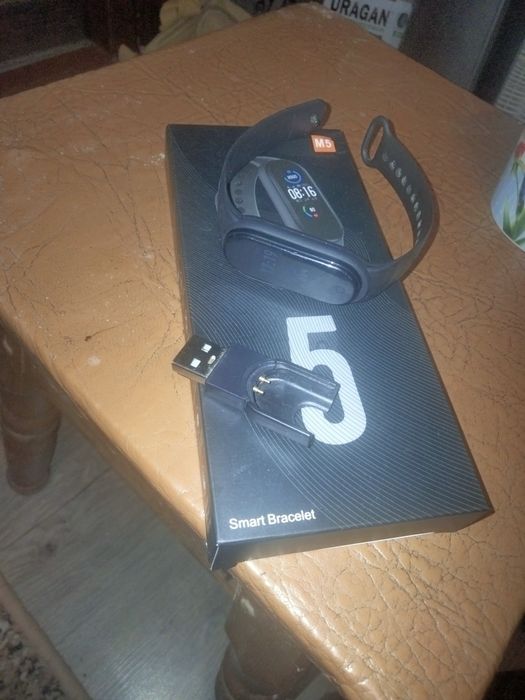 Продам фитнес браслет