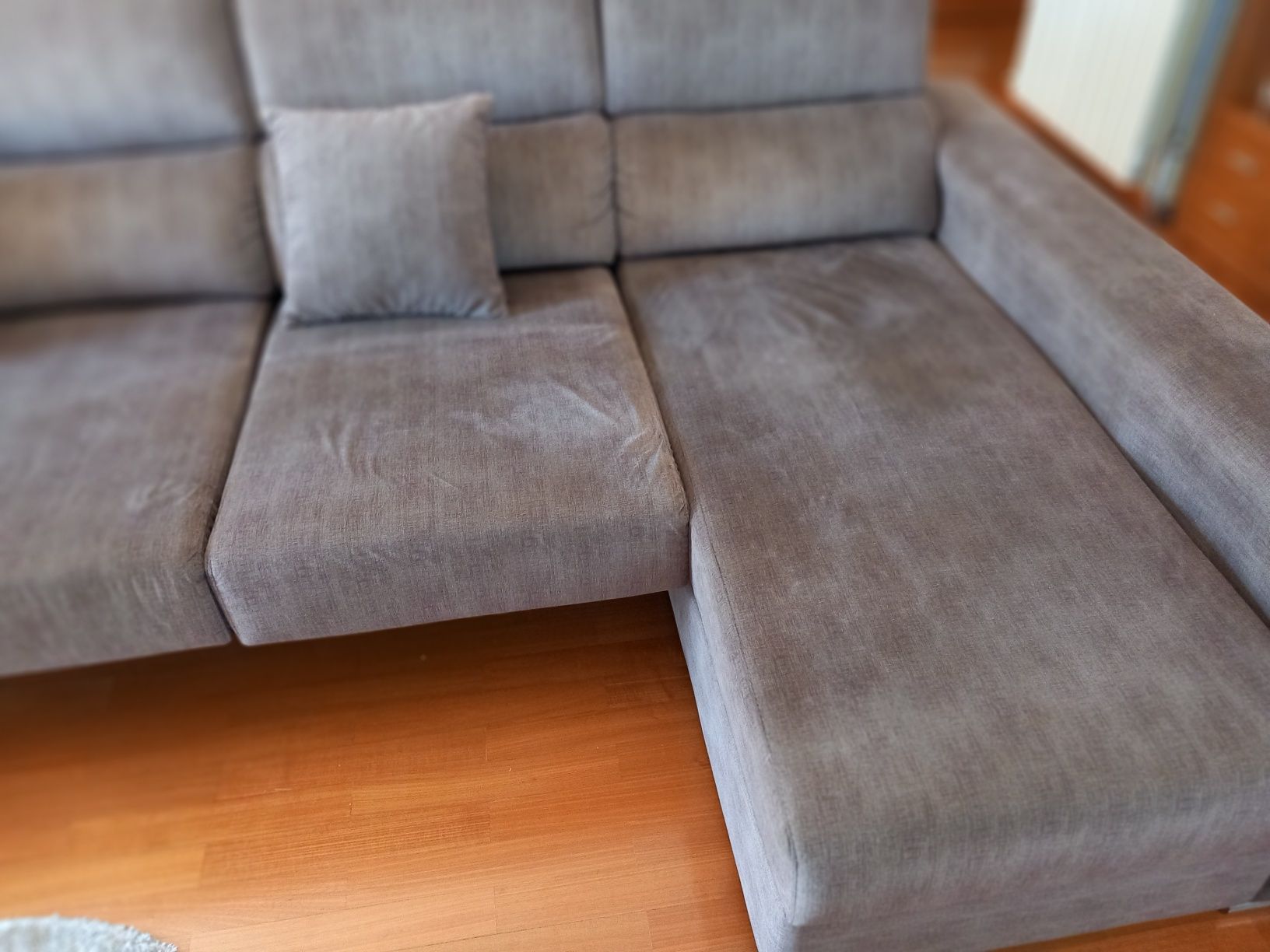 Sofá grande com chaise longue e 3 lugares