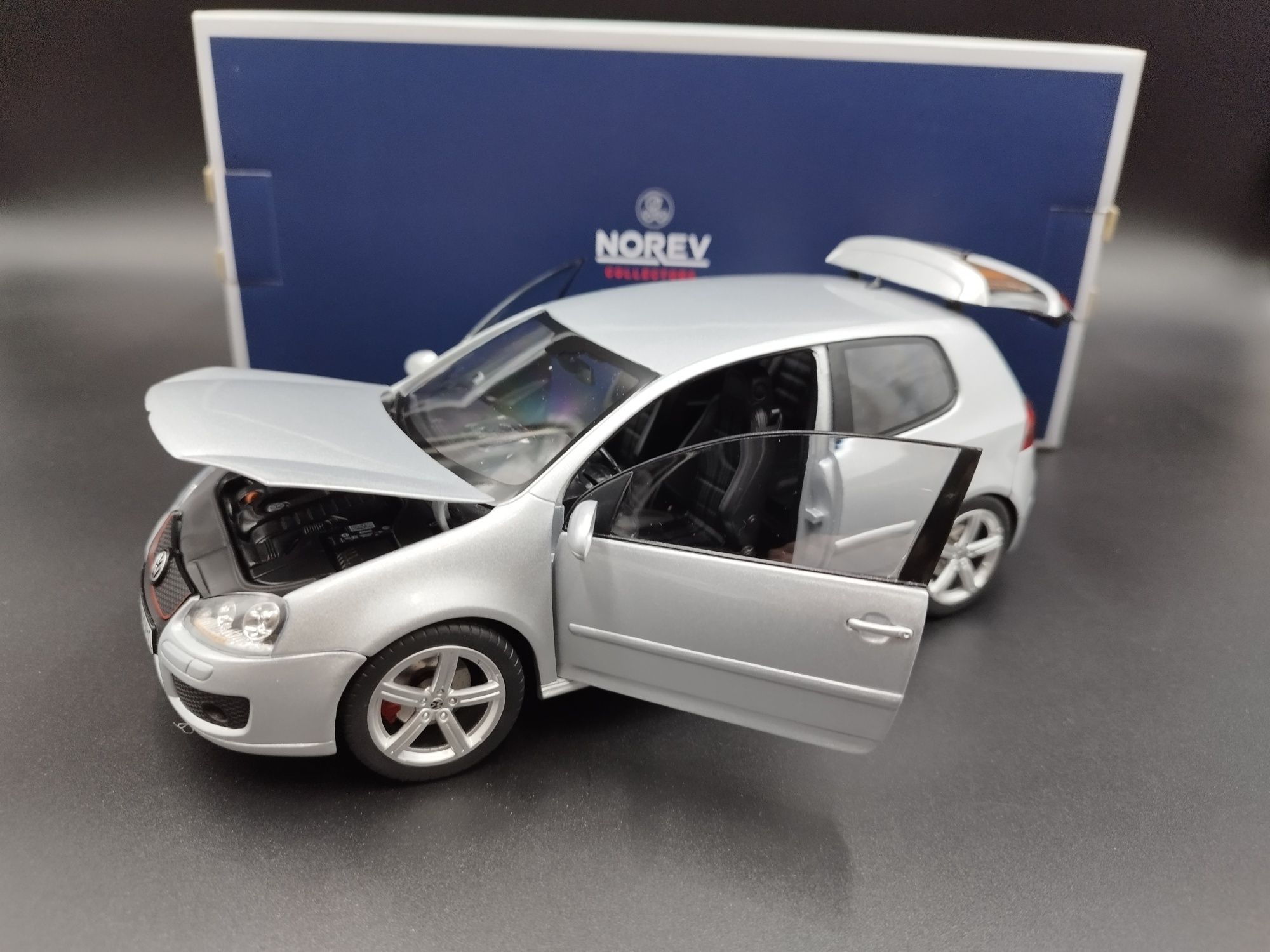 1:18 Norev 2007 VW Golf 5 GTI Pirelli model nowy