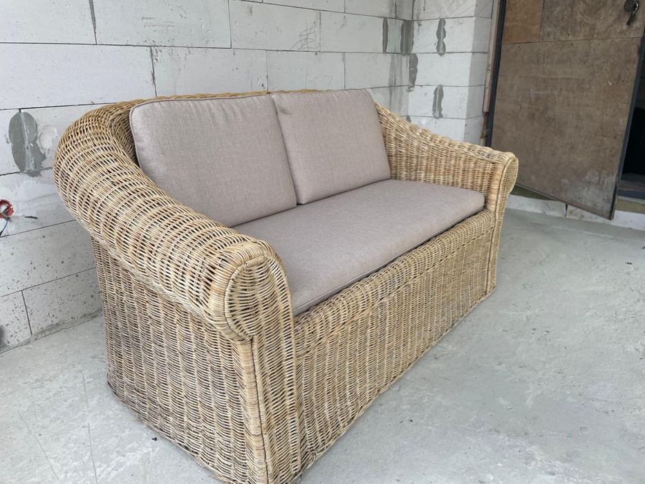 Плетенний диван з лози
