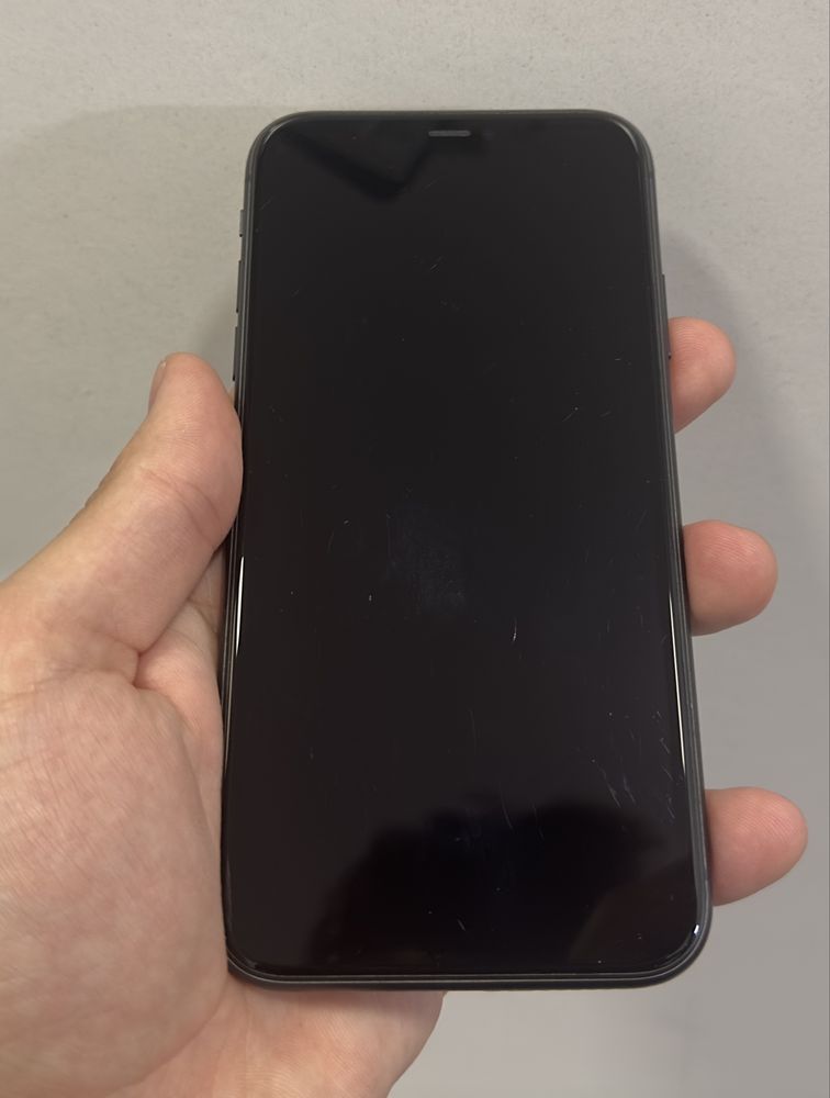 iPhone 11 czarny bdb pudełko etui
