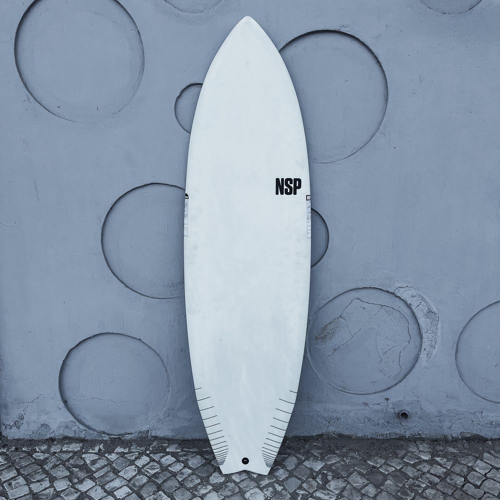 Prancha de Surf NSP 6'0 35L + Quilhas + Leash + Capa