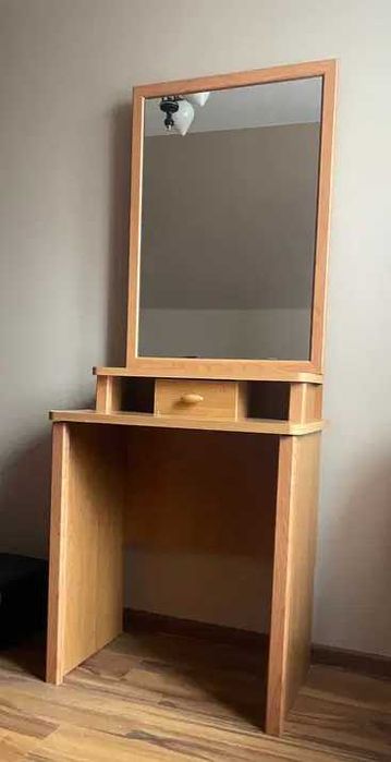 Toaletka - używana
Toaletka - używana