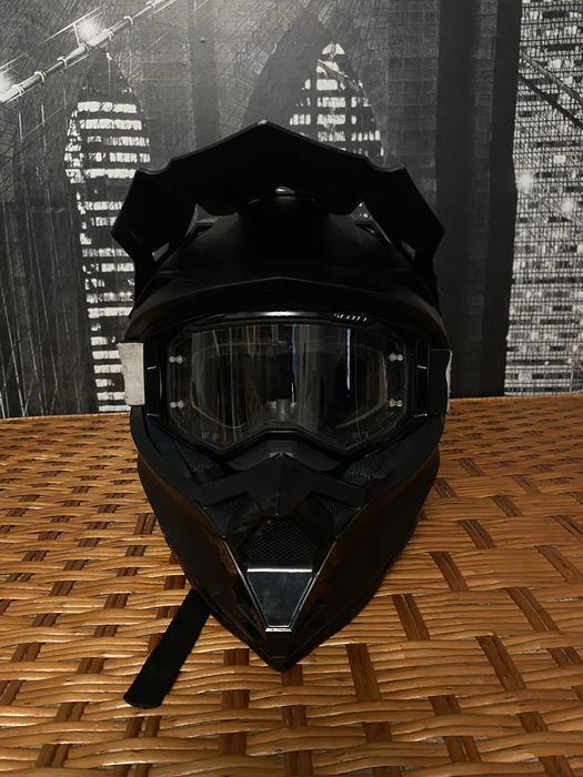 Кросовий мотошолом