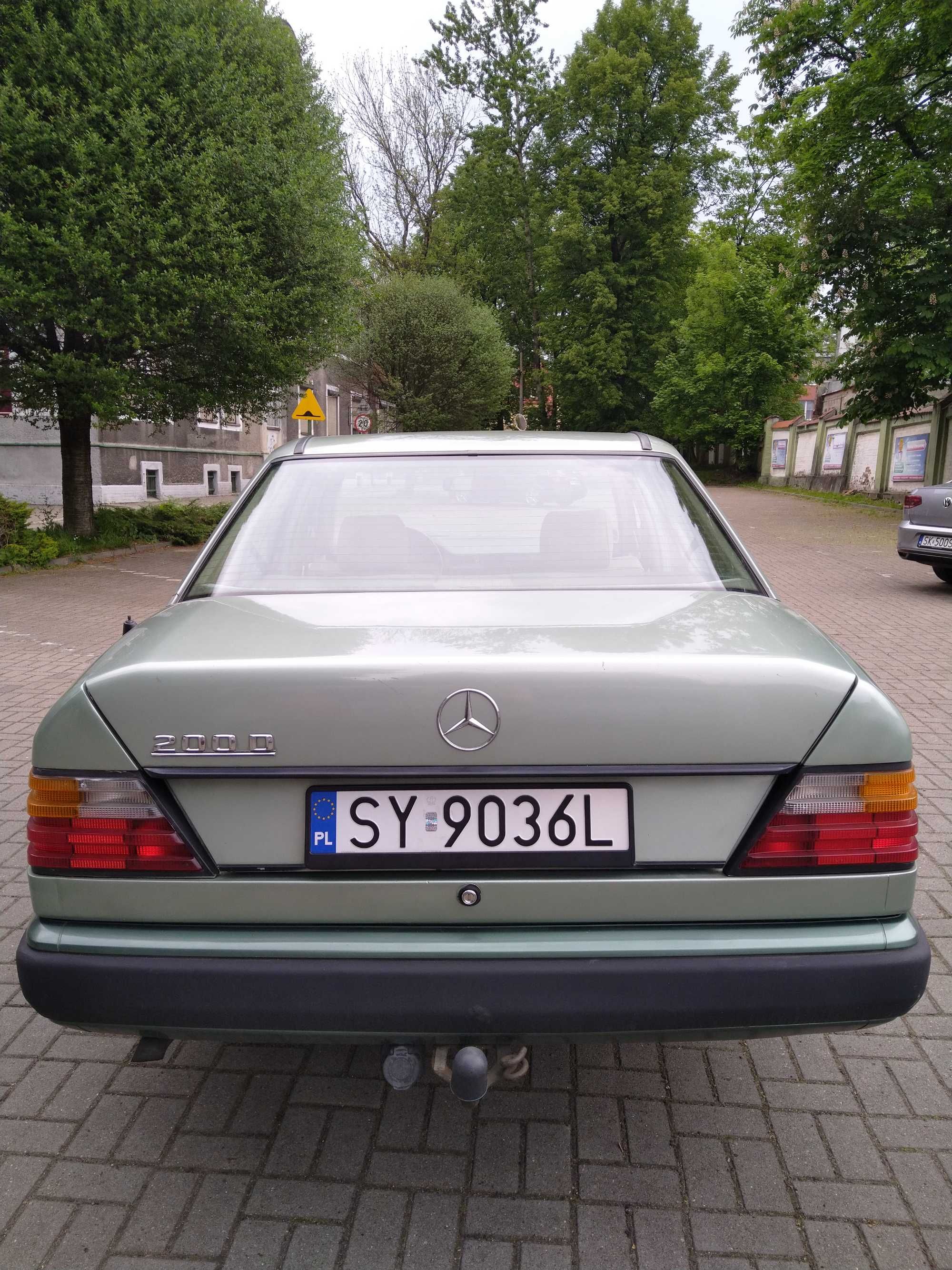 Mercedes Benz W124 200D, ładny stan, jasny środek