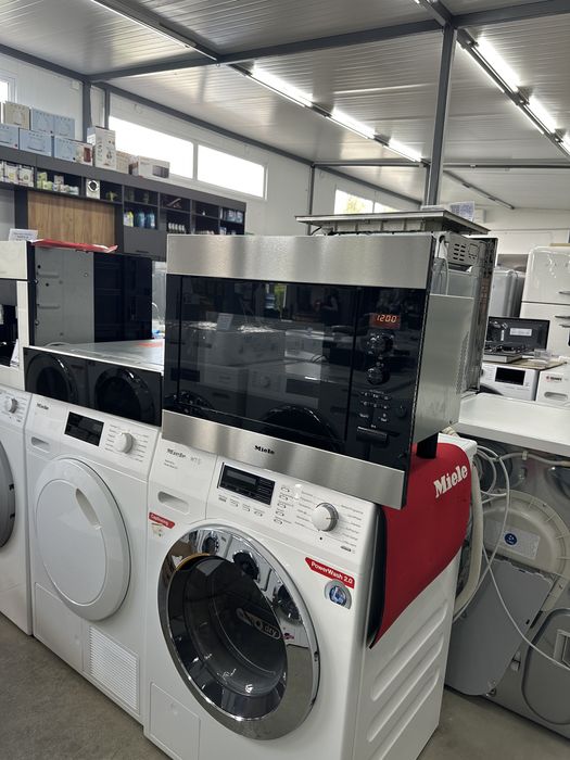 Вбудована мікрохвильова піч Miele M 8260-2