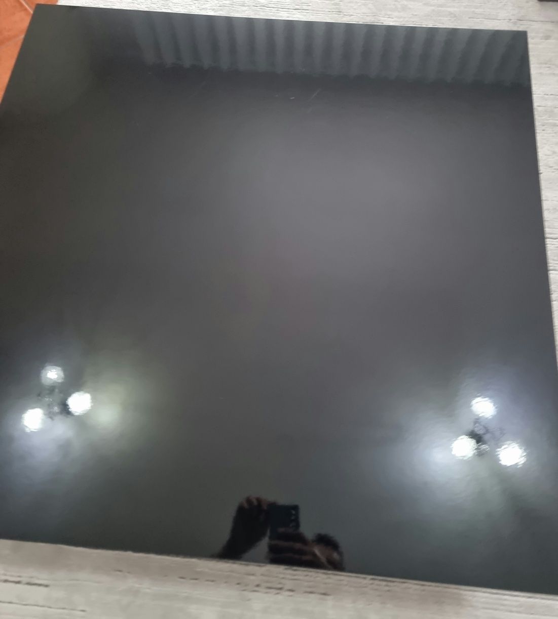 Mesa de centro acabamento Preto Brilhante de alta qualidade como nova