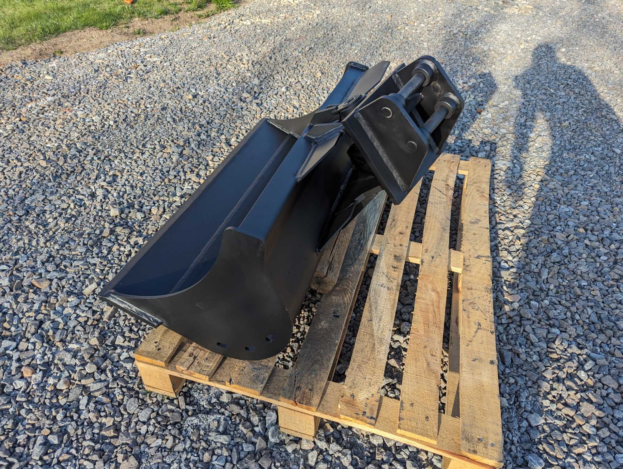 Łyżka skarpowa hydrauliczna 100cm - JCB, MS03, CW05, S40 - sworznie
