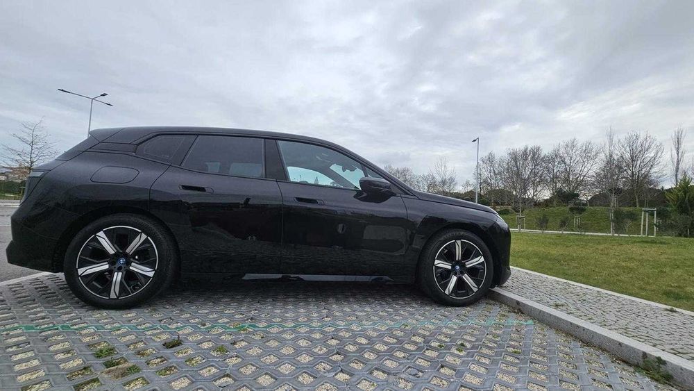 BMW iX xDrive 40