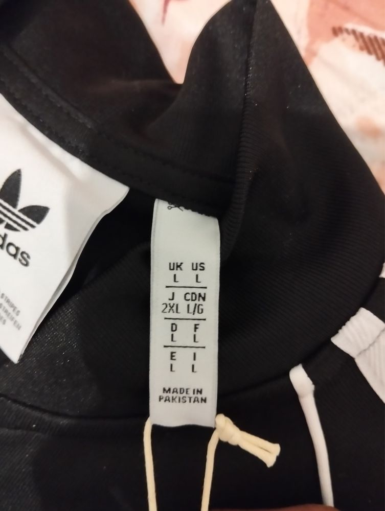 Casaco Adidas SST Preto - NOVO com Etiqueta