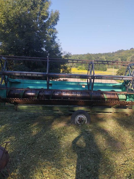 John Deere 1055 комбайн